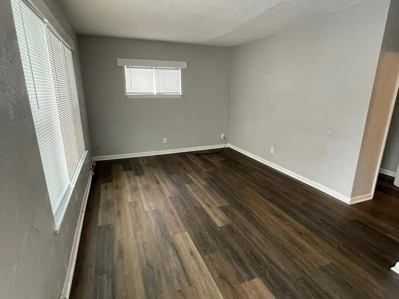 2 bed, $895 — Photo 1