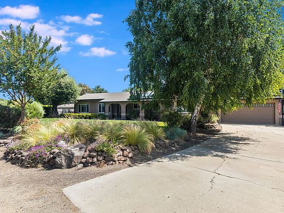 2nd image of 10640 La Corte Ln