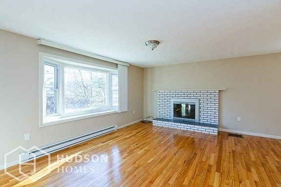 2nd image of 42 Paul St