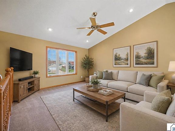 5th image of 113 Torrey Pines Dr