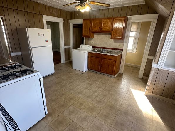 64 Oak St #3