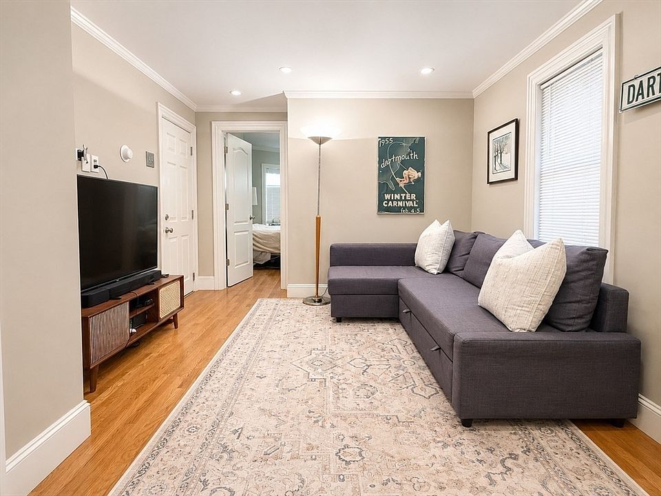 1st image of 6 Bristol St APT 1
