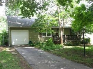 8817 Sioux Trl, Kansas City, MO 64131