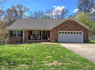 1305 W Nickajack Rd, Ringgold, GA 30736