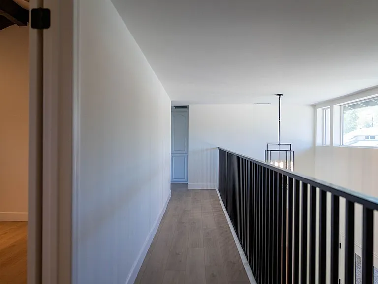 1552 Brentford Ave — Photo 14