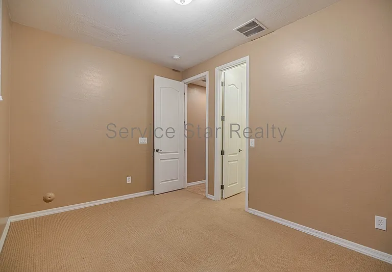 2214 E Chanute Pass — Photo 9
