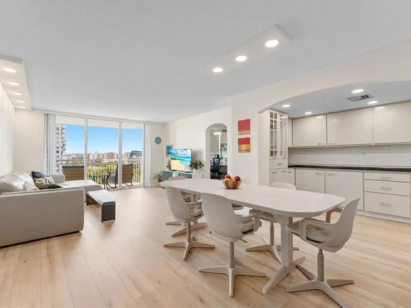 18081 Biscayne Boulevard #902, Aventura, FL 33160