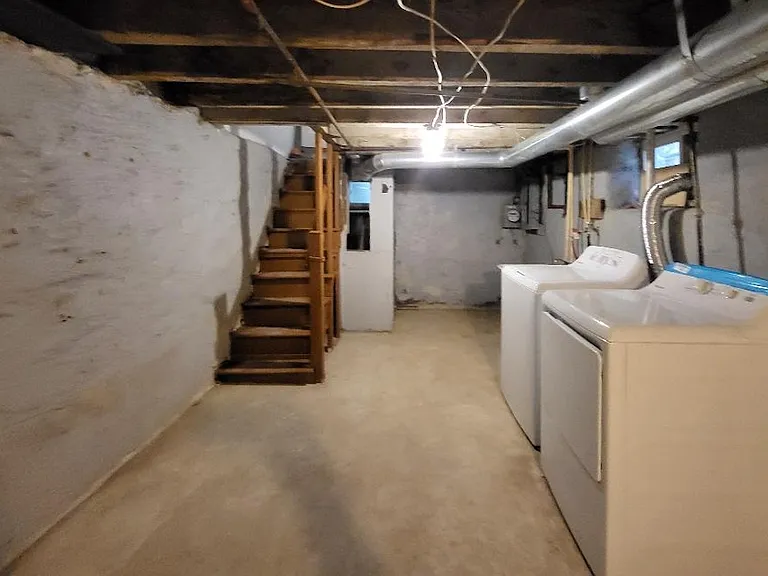230 S Frazier St — Photo 32