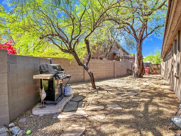 10655 E Acacia Dr — Photo 41