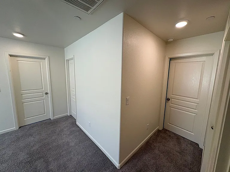 641 S Laguna St — Photo 25