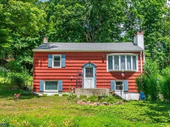 34 Ricker Rd, Kinnelon Boro, NJ 07405