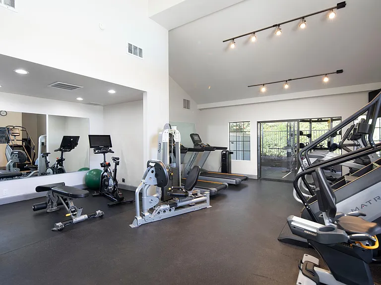 24/7 Fitness Center