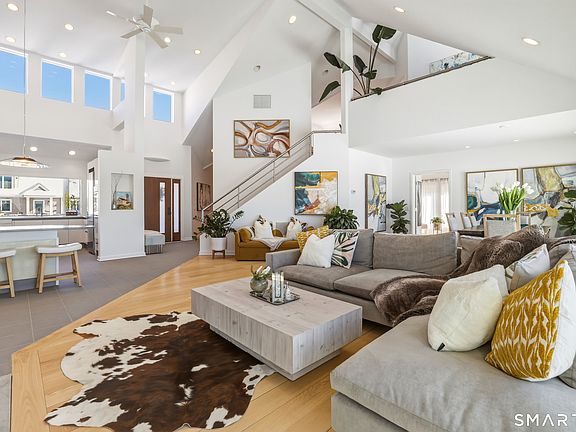 4th image of 9 Loop Road