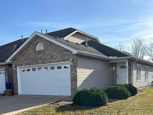 2242 Sandcastle Dr, Dyer, IN 46311