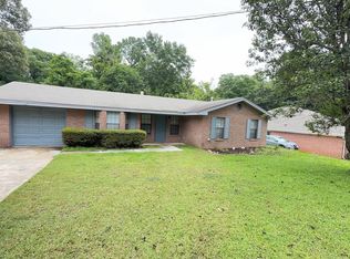 103 Valley Creek Dr, Prattville, AL 36066