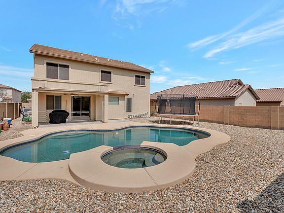 2nd image of 689 W Vineyard Plains Dr