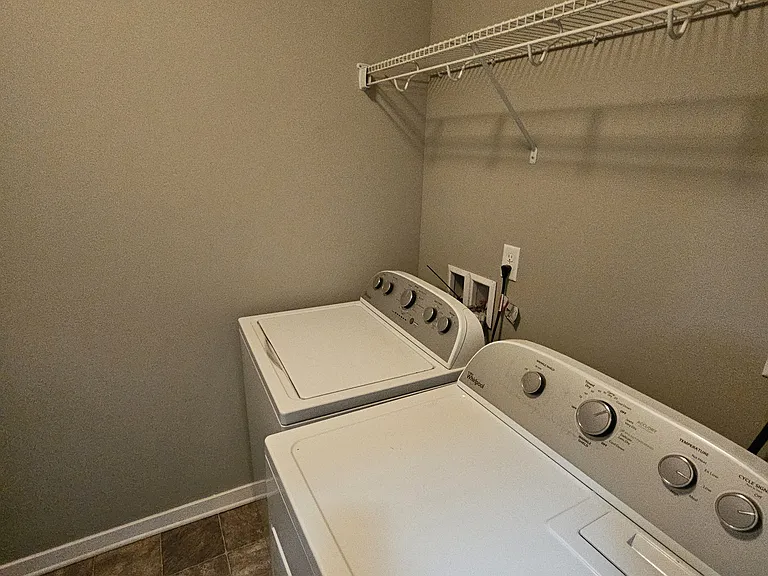 1614 Ingersoll Ave — Photo 17