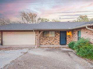 905 Martha Ln, Azle, TX 76020
