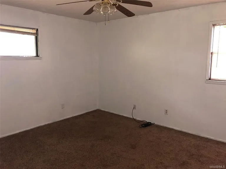 507 Westview Dr — Photo 5