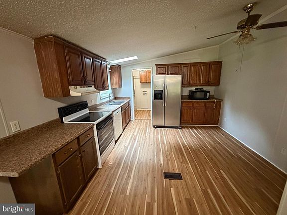 2nd image of 11256 Mutts Ln