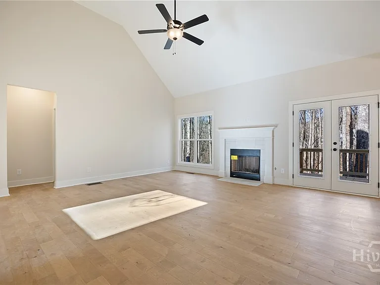 360 Ansley Dr — Photo 8
