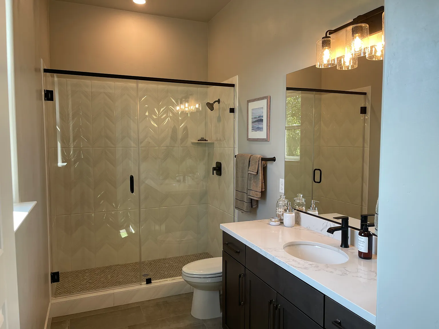 3 bed, 3185 sqft, $5,300 — Photo 2