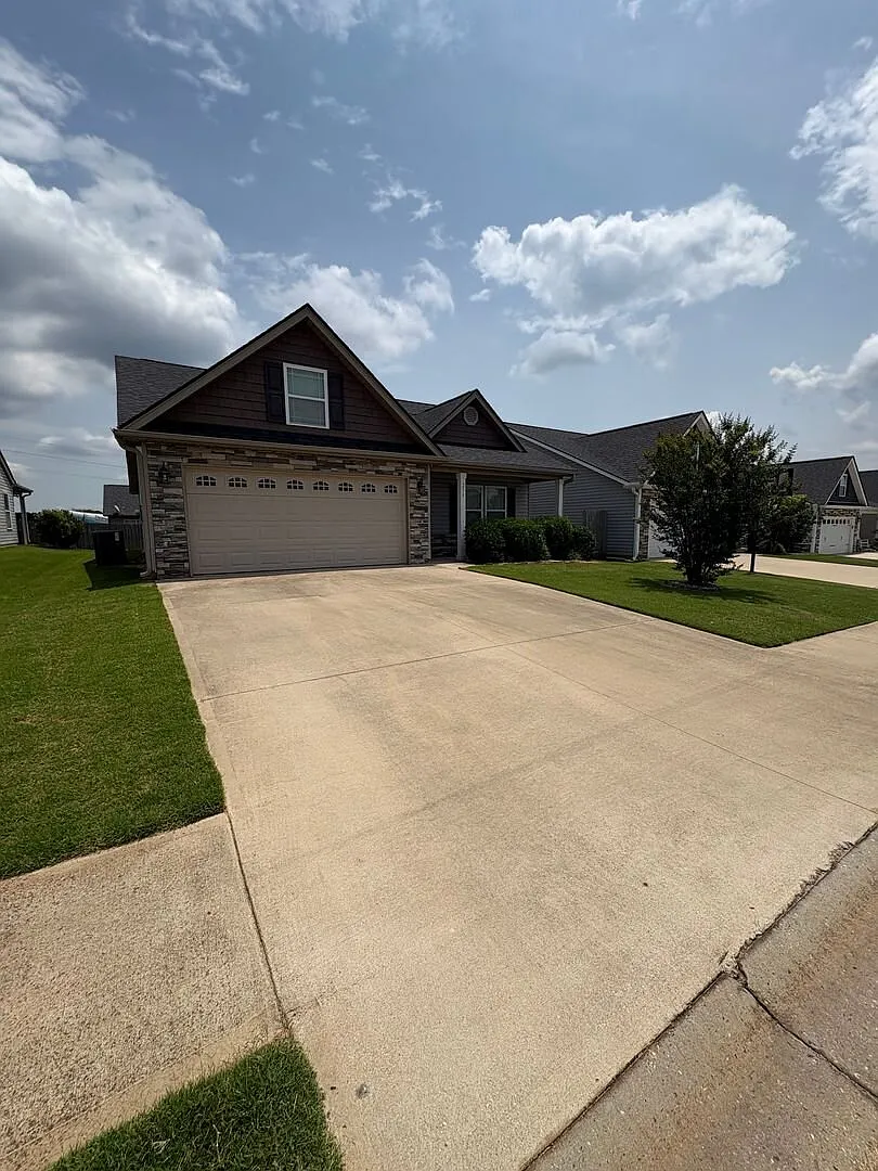 New Construction Home 3 Bedroom 2 Bath Offering $500 Off First Full Month Community Pool Open!! — Photo 2