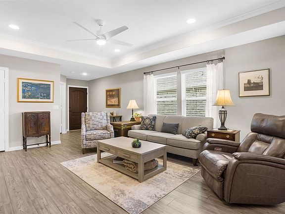 3rd image of 908 Hidden Eddy Dr