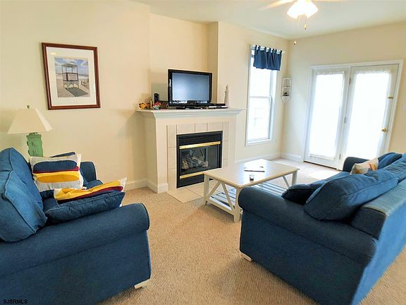 2nd image of 5213 Asbury Ave APT 1