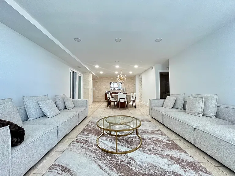 9511 Collins Ave #811 — Photo 3