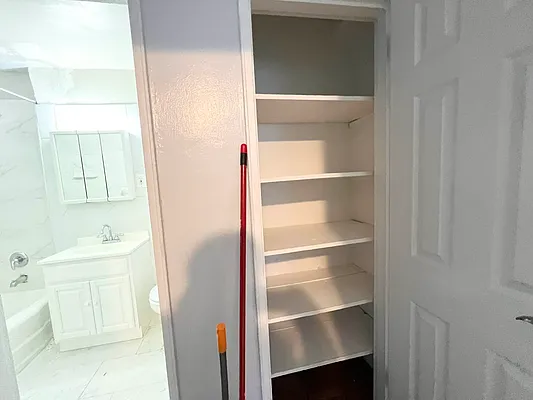 Rented by Premier One Realty LLC | media 6