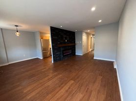 274 Nandina Plz, Philadelphia, PA
