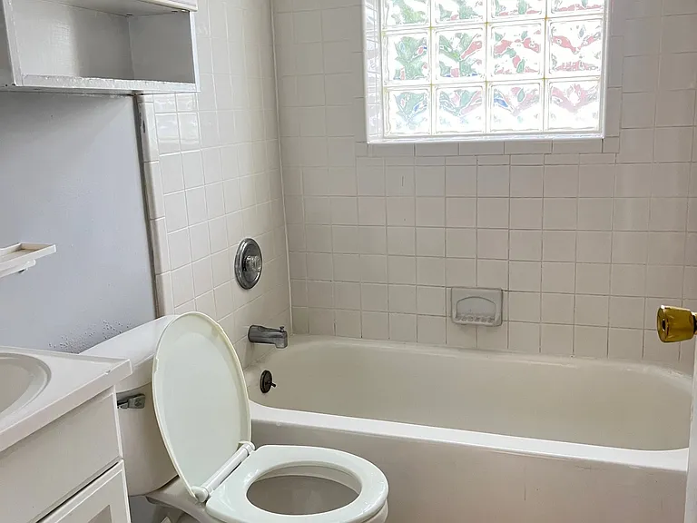 1200 Watts Ave — Photo 3