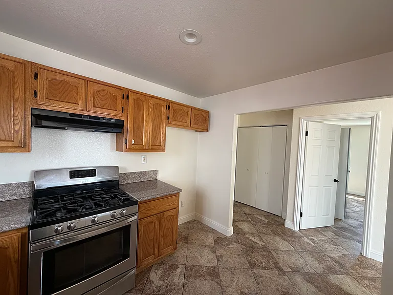 346 N Chicago St — Photo 19