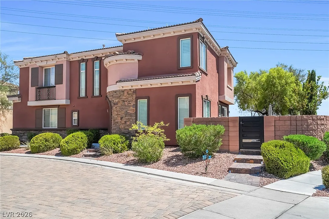 3 bed, 2.5 bath, 1962 sqft, $3,250 — Photo 2