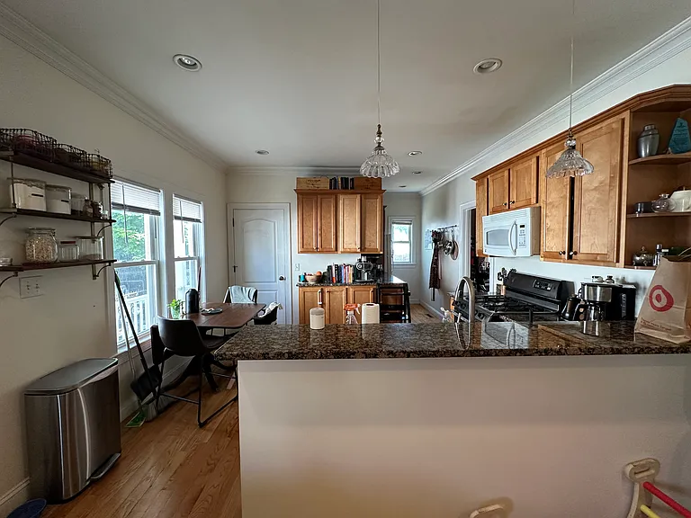 5 Benson St — Photo 4