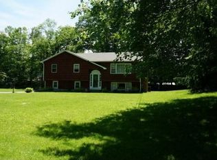 6 Howes Ln, Redding, CT 06896