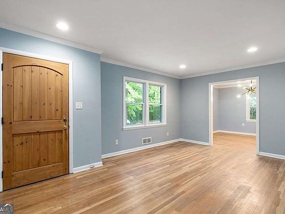 5th image of 235 Riverside Dr