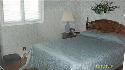3rd image of 1817 W 41st St