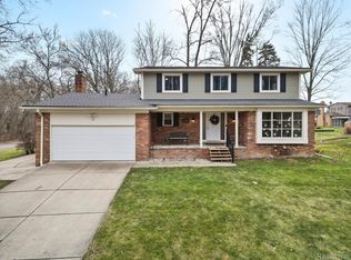 8546 Southfield Dr, Shelby Township, MI 48316