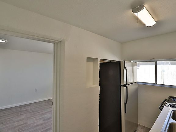3rd image of 102 E Hatcher Rd #9404