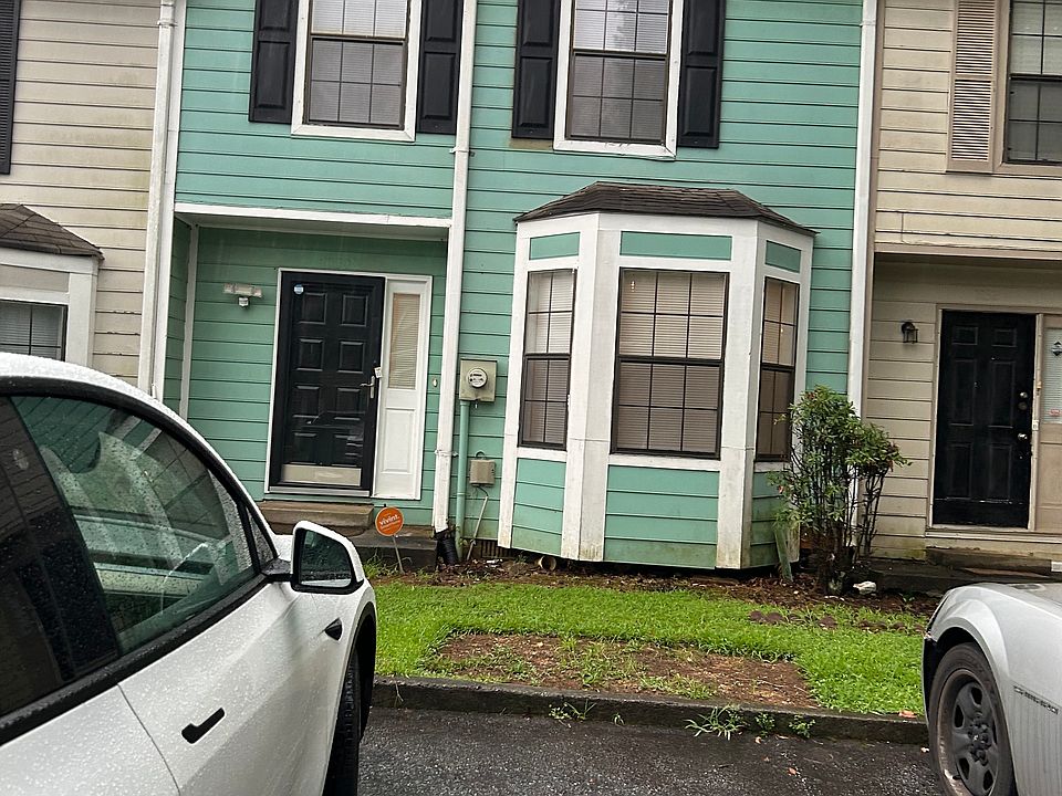 1st image of 1030 Thorn Woode Ln