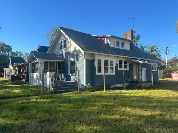 2036 N 11th St, Terre Haute, IN 47804