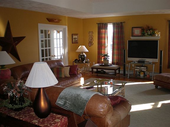 5th image of 8 Cortland Ln