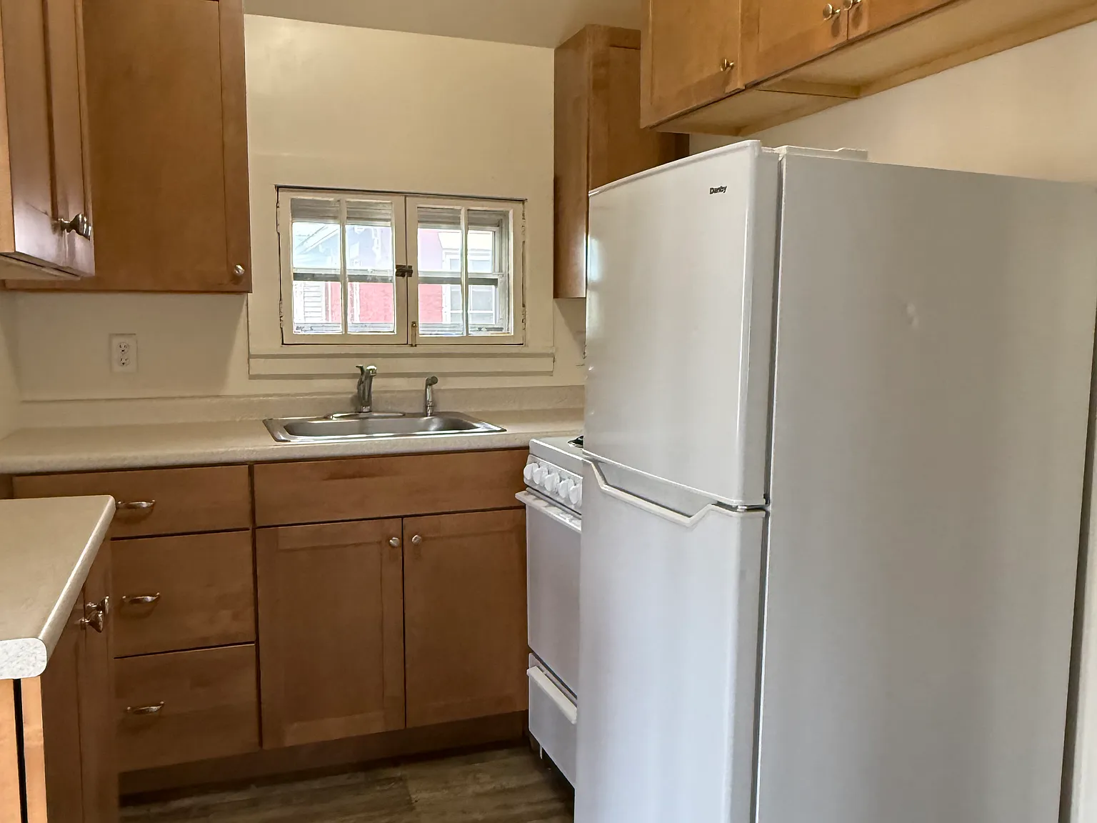 21-23 N Winooski Ave — Photo 4