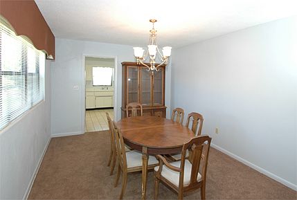 4th image of 405 Banyan Way