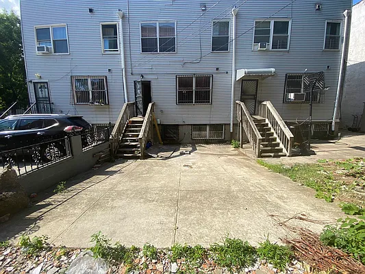 Rented by Premier Metro Realty Corp | media 13