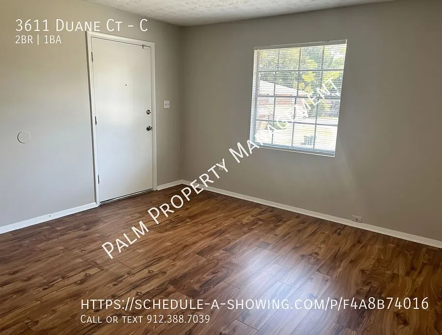 2 Bedroom, 1 Bathroom apartment upstairs with updated flooring throughout! — Photo 3