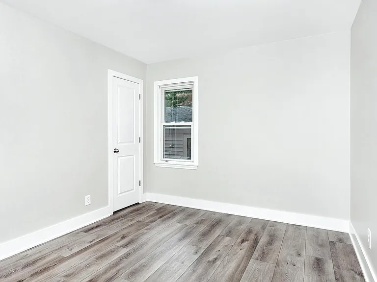 1 820/822 E 5th St #1 — Photo 17