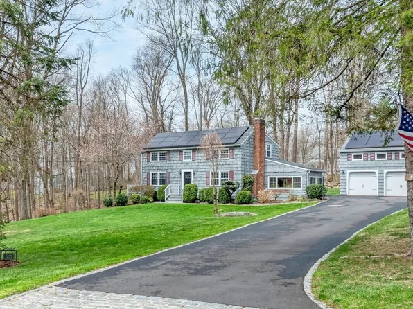 90 Harvey Road, Ridgefield, CT 06877